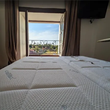 Charlot - Proche Futuroscope Aquascope Migné-Auxances