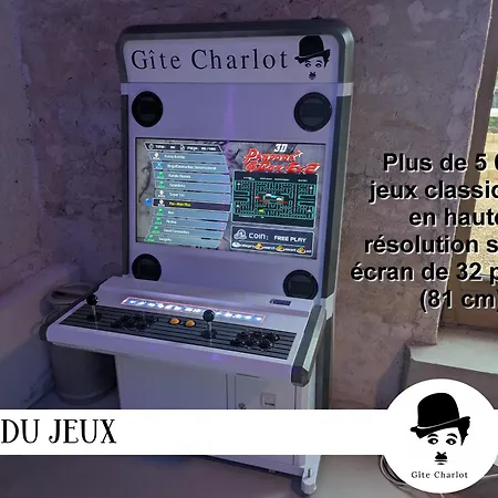Charlot - Proche Futuroscope Aquascope *